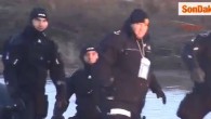 Ağabeyi gölde kaybolan Ergin Namlı: Bize balık getirecekti (ek) 3 KİŞİNİN DAHA CESEDİ BULUNDU Samsun’un Bafra İlçesi’ndeki Gıcı Gölü’nde balıkçı teknesinin alabora olması sonucu kaybolan Yunus Emre Erol (20), Yunus Semiz (38) ve Mehmet Ali Semiz’in (35) cesetlerine ulaşılırken, 15 […]