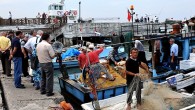 Ordu Kumbaşı Balıkçılar Kooperatifi Başkanı Şahin Aydemir, yaptığı açıklamada, av sezonun başlamasının üzerinden 5 ayı aşkın bir sürenin geçtiğini anımsattı. Söz konusu süre zarfında uzunluğu 10 metreyi geçmeyen küçük teknelerle avcılık yapan kıyı balıkçılarının verimli bir sezon geçirdiklerini belirten Aydemir, […]