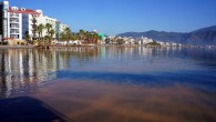 Çalışmalar kapsamında İzmir’den Marmaris’e gelen araştırma gemisi, körfeze açılarak gerekli keşifleri gerçekleştirdi. Marmaris Çevrecileri Derneği (MÇD) Başkanı Ahmet Kutengin ve basın mensupları da gemide yer alarak çalışmaları takip etti. Kutengin, gazetecilere yaptığı açıklamada, dernek olarak yaklaşık 2 yıl süreyle üniversitelerle […]