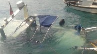 Mürettebatsız olarak yaklaşık 25 deniz mili boyunca sahipsiz bir şekilde sürüklenerek Karaburun’un Mordoğan mahallesindeki balıkçı barınağının içine girip karaya oturdu. Gofer B’nin, sürüklenirken zarar verip batırdığı 15’e yakın yat ve balıkçı teknesinin sahibi zararlarının karşılanmasını istedi. Aliağa’da 2012 Yılı Haziran […]