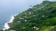 Son nüfus sayımına göre 48 kişinin yaşadığı Pitcairn Adaları deniz yüzeyinden yaklaşık 300 m yükseklikte engebeli bir yarı kraterdir. Sadece Pitcairn Adası’nda yerleşim olan ülke de Oeno, Henderson ve Ducie adında üç ada daha vardır. Sarp kayalarla çevrili olan bu […]