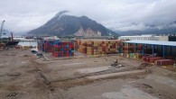 Gerçekleştirilen çalışmalar sonucu daha önce iki faz olarak planlanan betonlama çalışmalarında ikinci faza geçild. İstif ve Dolum/Boşaltım Sahalarında 50 dönümlük alanın betonlama çalışmaları başladı. Konuyla ilgili limandan tarafından yapılan açıklama şöyle: “İlk etapta #5, #6, #7 No’lu rıhtımlar ile Dolu Konteyner […]