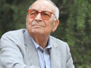 Irgat kâtipliği, ırgatbaşılık, öğretmen vekilliği, kütüphane memurluğu, traktör sürücülüğü, çeltik