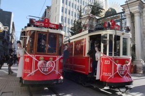13 Şubat 2015 Cuma – 14 Şubat Dünya Sevgililer Günü için birbirinden
