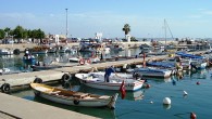 Mersin Büyükşehir Belediyesi kent turizmini canlandırmak adına çevreye yatırımlarını sürdürüyor. Erdemli Su Temin Sistemi’nin Rehabilitasyon ve Deniz Deşarj Projesi’ni başlatan belediyenin hedefinde 2015 yılı sonuna kadar sahilleri güvenli hale getirip halkın ve gelen turistlerin rahatlıkla denize girmesini sağlamak var. “Çevreye […]
