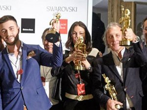Show Boats Design Ödülleri 2015’te Timur Bozca’ya yılın tasarımcısı ödülünü