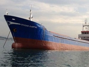 Çanakkale Boğazı’nın Gelibolu girişinde sahil güvenlik botu içinde mülteci olduğu