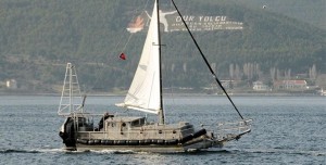 1 Nisan 2014’te kendi yaptığı ‘Altan Girl’ adlı 8 metrelik