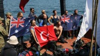 Muhabir: Bülent Ersöz Sualtı Görüntüleme: Mert Gökalp Çanakkale Savaşları sırasında Suvla Koyu’nda batan İngilizlere ait “HMS Lundy” adlı gemiye, aralarında Avustralyalıların da bulunduğu bir grup dalgıç, anı dalışı yaptı. Çanakkale Savaşları’nın 100. yılı dolayısıyla Kabatepe Limanı’ndan ÇOMÜ-1 adlı araştırma gemisiyle […]
