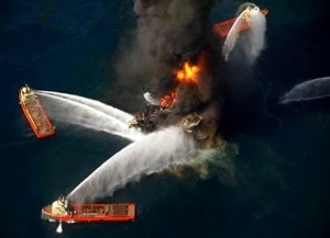 Meksika Körfezi’nde,  petrol devi PEMEX’e ait platformda meydana gelen patlamanın