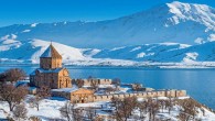 24 Nisan 2015 Cuma – Son eklenenlerle birlikte ülkemizin Dünya Miras Geçici Listesindeki varlık sayısının 62’ye yükseldiğini belirten Kültür ve Turizm Bakanı Ömer Çelik, “Biliyorsunuz bu geçici listedeki eserlerden her sene biri ‘doğal sit’ biri ‘kültürel’ alan olmak üzere 2 alanı asıl […]