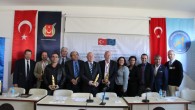 23 Nisan 2015 Perşembe – Antalya Gazeteciler Cemiyeti tarafından Avrupa Birliği Sivil Toplum Diyaloğu programı kapsamında gerçekleştirilen “Medya Köprüsü ” projesinin “Türkiye ve AB de Gazetecilik Medya Forumu ” Akdeniz Üniversitesi İletişim Fakültesi Konferans Salonu nda gerçekleştirildi. Moderatörlüğünü Türkiye Gazeteciler Konfederasyon Genel […]