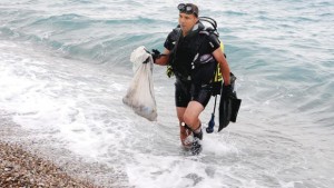Kıyıları üç kıtaya yayılan Akdeniz etrafındaki 22 ülkede örgütlenen ‘Let’s Do