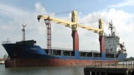 Dün akşam saatlerinde, Libya açıklarında hem karadan hem de havadan bombalanan Türk ticaret gemisi Tuna-1 ve saldırıda hayatını kaybeden ve Türk vatandaşı üçüncü kaptanın saldırıda hayatını kaybetmesi dış basında da geniş yer buldu. İngiliz haber ajansı Reuters, Türkiye Dışişleri Bakanlığı’nın, […]