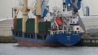 Gemi Kaptanı Ünal Bilici’den alınan bilgiye göre, kuru yük gemisi “Tuna-1”, dün akşam Tobruk’a doğru hareket ettiği sırada Libya’nın yaklaşık 10 mil açığında herhangi bir uyarı yapılmaksızın karadan ağır silah saldırısına uğradı. Saldırı üzerine gemi acil durum sinyali göndererek karadan daha da uzaklaştı. Acil durum […]