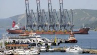 Liman vinci yüklü “Zhenhua 23” adlı çok amaçlı kargo gemisi, Çanakkale Boğazı’ndan geçti. Hong Kong bandıralı 243,83 metre uzunluğunda, 37 bin 879 grostonluk geminin Çin’den İzmit’e 4 liman vinci taşıdığı bildirildi. Kıyı Emniyeti Genel Müdürlüğü ekiplerinin “Kurtarma 10” römorkörüyle refakat ettiği […]