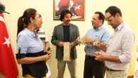 25 Temmuz 2015 Cumartesi – Antalya Büyükşehir Belediyesi nin Kaleiçi Semti nde projelendirdiği Çiçek Açan Şehirler Proje yarışmasının değerlendirmesi için gelen jüri üyeleri Kanadalı Richard Daigneault ile Belçikalı Alain Cappele, Aksu İlçesi ndeki bin 121 dönümlük sergi alanına geldi. Yönetim binasında EXPO […]