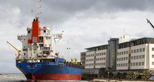 İzmir’in Dikili ilçesi Çandarlı sahilinden, 10 Şubat’ta fırtınanın etkisiyle, mürettebatsız