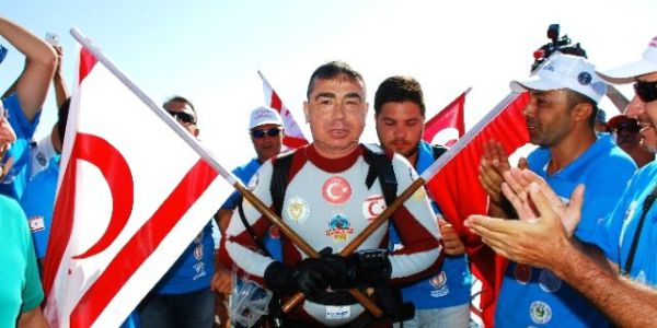 KKTC’de denize giren Cem Karabay, 72 saat deniz altında kalarak
