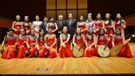 29 Temmuz 2015 Çarşamba – İzmir Büyükşehir Belediyesi nin ev sahipliğinde Çin Zhejiang Eyaleti Kültür Departmanı ve Çin Halk Cumhuriyeti İzmir Başkonsolosluğu işbirliği ile düzenlenen Çin Zhejiang Kültür Festivali, Ahmed Adnan Saygun Sanat Merkezi ndeki etkinliklerle başladı. “İpek Kıyafet Moda Şov ” […]