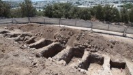 Mayıs ayı başlarında inşaat alanında çalışan iş makinası tarafından zarar verildikten sonra bulunan 11 adet tarihi kaya mezarda Bodrum Sualtı Arkeoloji Müzesi ekiplerince başlatılan kurtarma kazılarında mezar sayısı her geçen gün artıyor. Temmuz ayı sonunda bulunan mezar sayısı 40’a yükselirken, […]