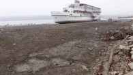 Nehrin ağustos ayı ortalama derinliği 3.5 metre olarak ölçümlenirken, bu yıl ağustos ayında ise 90 santimetreye kadar düştüğü ve nehirde küçük adacıklar meydana geldiği belirtiliyor. Tuna Nehri’nin en büyük limanında ise derinlik uyarı düzeyi olan 5 metrenin de altında. Nehrin […]