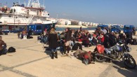 Çanakkale’nin Ayvacık ilçesi Bababurnu açıklarında devriye görevi yapan sahil güvenlik ekibi, motoru arızalandığı için denizde hareketsiz duran bottaki kaçakları fark etti. Kısa sürede bölgeye ulaşan ekip, kaçakları sahil güvenlik botuna alıp, Küçükkuyu’da karaya çıkardı. Daha sonra jandarmaya teslim edilen, aralarında […]
