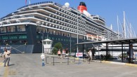 Bermuda bayraklı dev kruvaziyer “Queen Victoria”, Bodrum’a geldi. Yunanistan’ın Mykonos Adası’ndan gelen 294 metre uzunluğundaki kruvaziyer, Paşatarlası’ndaki gemi yanaşma iskelesine yanaştırıldı. Gemide çoğunluğu İngiliz uyruklu bin 982 turist ile 978 personel bulunuyor. Gümrük işlemlerinin ardından gemiden inen turistler, Paşatarlası, Kumbahçe ile Barlar Sokağı’nı […]