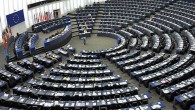 AB Komisyonu Başkanı Jean Claude Juncker, Avrupa Parlamentosu’nun Strasbourg’daki oturumunda ‘Birliğin Durumu’ konuşması yaptı. Konuşmasının büyük kısmını Avrupa’daki sığınmacı krizine ayıran Juncker, Avrupa’nın bu krizi iyi yönetemediğini ve harekete geçmekte geç kaldığını söyledi. ‘AB’DE AVRUPA VE BİRLİK EKSİK’ AB ülkelerinin […]