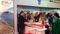 Alanya Turizm ve Tanıtma Vakfı (ALTAV) ile Alanya Turistik İşletmeciler Derneği (ALTİD) yurtiçi fuarlar ve 24 ülkede 26 fuara katılarak ilçeyi tanıtacaklar. Başta Rusya’da yaşanan ekonomik kriz ve yaşanan terör olaylarından sonra bölgede 2015 yılında düşüşe geçen turist sayısını yükseltmeyi […]