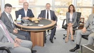 İzmit Körfezi Yarımca Mahallesi’nde yapımı yakında tamamlanacak olan DP World’te ilk ticari geminin 12 Aralık’ta iskeleye yanaşacağı bildirildi. Gelen bilgilerin ardından ilçede faaliyet gösteren Körfez Lojistikçiler Derneği’nden başta başkan Veysel Şenol olmak üzere yönetim kurulu üyeleri limana davet edildi. Dernek […]