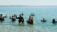 Akdeniz Üniversitesi Su Ürünleri Fakültesi Öğretim Üyesi Doç. Dr. Mehmet Gökoğlu önderliğinde, Konyaaltı Plajı’nda dalış yapan topluluk üyeleri, bölgede balık popülasyonunun çok iyi durumda olduğunu keşfetti. Doç. Dr. Gökoğlu, Antalya Akvaryum’un denizden su alım borusu üzerinde dalış yaptıklarını, çevresinde inceleme […]