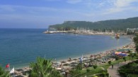Antalya’nın büyük ölçüde Rus pazarna bağlı turistik ilçesi Kemer’de otelciler yaşanan krizi aşmak üzere harekete geçti. Otelcilerin kaldığı karara göre, her bir turist için 3 yıldızlı oteller 14 dolar, 4 yıldızlı oteller 21 dolar, 5 yıldızlı oteller de 30 dolar […]