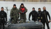 Ankara Büyükşehir Belediyesi İtfaiye Dairesi Başkanlığı Sualtı Arama Kurtarma Timi, soğuk havaya aldırmadan eğitimlerine devam ediyor. Dalgıçlar, kış şartlarında da meydana gelebilecek herhangi bir vakaya müdahale edebilmek için Kesikköprü Barajı’nda eğitim dalışlarını sürdürüyor. 1997 yılından günümüze kadar sualtı arama kurtarma […]