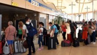 Ekim ayı sonunda Metrojet uçağının IŞİD tarafından Sina çölüne düşürülmesi olayının ardından Rusya ve İngiltere pazarlarından operasyonların durduğu Mısır turist kaybetmeye devam ediyor. Ülkenin yüksek sezonunda, Kasım ayında, gelen yabancı ziyaretçi sayısı % 37,8 azalarak 898 binden 558 bine düştü. […]