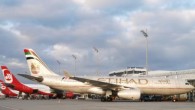 Etihad Airways’in, Braunschweig İdari Mahkemesi’nin airberlin ile ortak olarak gerçekleştirdiği uçuşların iptaline yönelik aldığı karara itirazı Lüneburg Yüksek İdari Mahkemesi tarafından kabul edildi. Mahkeme, 26 noktaya 26 Mart’a kadarki kış sezonunda uçulabileceğine hükmetti. Almanya içindeki 5 noktaya olan uçuşlar içinde […]