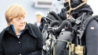 Göçmen politikaları nedeniyle son günlerde yoğun eleştirilere hedef olan Almanya Başbakanı Angela Merkel, hafta ortasında Kiel kentindeki donanma üssünü ziyaret etti. Almanya Deniz Kuvvetleri Komutanı Oramiral Andreas Krause ile birlikte üssü gezen Merkel, son dönemde Alman Donanması’nın katıldığı uluslararası operasyonlardan […]