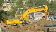 Muğla’nın Bodrum ilçesindeki Güvercinlik Koyu’nda 4 yeni otel yapılmaya başlandı. Pina Yarımadası’nda otel inşaatları yükselmeye başlarken, iş makineleriyle yoğun çalışmalar da devam ediyor. Otellerin yasalara aykırı olarak inşaatlardan çıkan molozları denize dökerek dolgu da yaptıkları belirtiliyor. “Doğa katliamı” olarak nitelendirilen […]