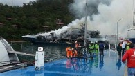 Marmaris’teki Yalancıboğaz Mevkii’nde bir marinada demirli bulunan Galatasaray Kulübü eski Başkanı Ünal Aysal’ın 50 metre uzunluğundaki ‘Barbie’ isimli lüks yatı çıkan yangında kül oldu. Kaynak: Deniz Ticaret Gazetesi