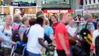 Türkiye’yi 2015’te ziyaret eden yabancı ziyaretçi sayısı güvenlik endişeleri ve komşulardaki sıkıntılar nedeniyle yüzde 1.61 azalarak 36 milyon 244 bin kişiye geriledi. 2015’in son ayına ise Rus turistlerdeki düşüş damga vurdu. Türkiye’ye en çok turist gönderen ikinci olan ülke olan […]