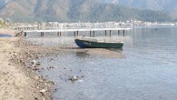 Bölgenin deneyimli Jeofizik Yüksek Mühendisi Hakan Beyaz , Girit fay hattının günlerdir hareketli olduğunu ancak yaşanan deniz çekilmesinin deprem habercisi olmadığını kaydetti. Kıyıdan avlanan amatör balıkçılar ise 15 gündür oltalarına tek balığın dahi geçmediğini savundular. İlçe genelinde deniz suyunun 15 […]