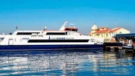 İzmir Büyükşehir Belediyesi’nin, 117 milyon euroya ihale ettiği yeni nesil karbon kompozit gemilerin şartnameye uymamasından, geçici kabulündeki aksaklıklardan, eksiklerin giderilmesi için tekrar tekrar Yalova’daki tersaneye gönderilmelerinden sonra bu kez de gemi-iskele uyumu sağlanabilmesi için yapılan çalışmalardaki sıkıntılar baş ağrıtıyor. Yeni […]