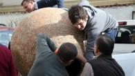 Trabzon’un Araklı ilçesinde bir gemideki balıkçılar tarafından Doğu Roma İmparatorluğu dönemine ait olduğu tahmin edilen yaklaşık 300 kilogramlık küp bulundu. İl Kültür ve Turizm Müdürlüğü ekiplerince gemiden alınan küp, incelenmek üzere Trabzon Müzesi’ne götürüldü. Trabzon’da, Karadeniz’e açılan bir balıkçı gemisinin […]