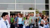 Antalya, zor geçeceği öngörülen 2016’nın ilk ayına da kötü başladı. Antalya İl Kültür ve Turizm Müdürlüğü’nün yayınladığı rakamlara göre, Antalya’ya 2016 yılının ilk ayında havayolu ile gelen ziyaretçi sayısı, geçen yılın aynı dönemine göre %19 azalarak 80 bin 966 kişiye […]