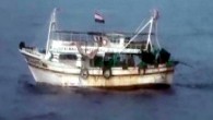 Libya’nın batısındaki sınır muhafızlarının 18 Mısırlı balıkçıyı üç günden bu yana alıkoyduğu bildirildi. Mısır Balıkçılar Sendikası Başkanı Ahmed Nassar, 18 Mısırlı balıkçının üç günden bu yana Libya’nın batısında alıkonulmuş olduğunu öğrendiklerini belirtti. Balıkçıların tekneleriyle avlandıkları esnada Libya’nın batısındaki Zuvara Limanı […]