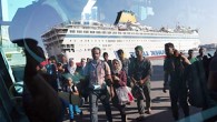 Yaklaşık 3 milyon sığınmacıya ev sahipliği Türkiye’ye karşılık, Nobel Barış Ödülüne göçmenlere kapılarını açtığı için Yunan Adaları halkı aday gösterildi. Türkiye, Suriye krizinin başından bu yana toplam 2 milyon 541 bin Suriyeli sığınmacıya kapısını açtı. Ancak Nobel barış ödülüne, botlarla […]