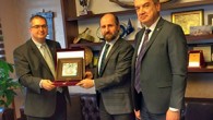 Türk Loydu Vakfı Yönetim Kurulu Başkanı Cem Melikoğlu ve Türk Loydu Vakfı İktisadi İşletmesi Genel Müdürü Mehmet Çağlarca,geçtiğimiz Kasım ayında Şehir Hatları A.Ş. Genel Müdürlük görevine atanan Yakup Güler’i ziyaret etti. Türk Loydu Vakfı Yönetim Kurulu Başkanı Cem Melikoğlu ve […]