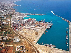Rum Ulaştırma Bakanı Marios Demetriades Limasol limanın özelleştirileceğini belirterek, limanın