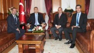 İzmir Valiliği(BHİ) Çeşme Kaymakamı Mustafa Erkayıran ve İMEAK DTO İzmir Şubesi Yönetim Kurulu Başkanı Yusuf Öztürk, İzmir Valisi Mustafa Toprak’ı makamında ziyaret etti. Ziyarette, Çeşme Kaymakamlığı ve İMEAK Deniz Ticaret Odası (DTO) İzmir Şubesi işbirliği ile hazırlanan “Çeşme Sualtı Projesi” […]