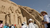 Mısır’da son yıllarda dinci terörün turizme vurduğu darbeler, ülke turizminin dibe vurmasına neden oldu. ABD merkezli televizyon kanalı Business Bloomberg’in derlediği verilere göre, Mısır’a Kasım ve Aralık 2015’deki iki aylık dönemde toplam 1 milyon yabancı ziyaretçi giriş yaptı. Bu sonuçla […]